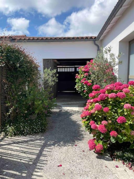 Maison De Vacances La Flotte 00491Ui Exterior photo