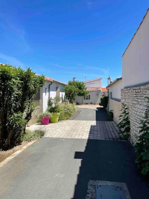 Maison De Vacances La Flotte 00491Ui Exterior photo