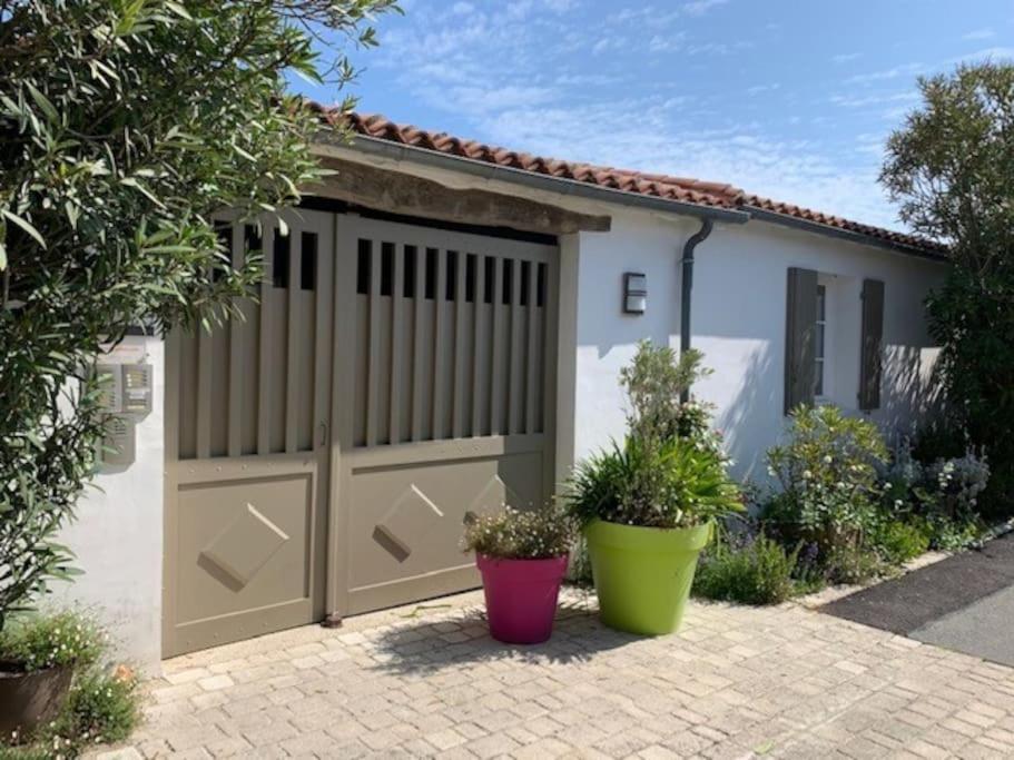Maison De Vacances La Flotte 00491Ui Exterior photo